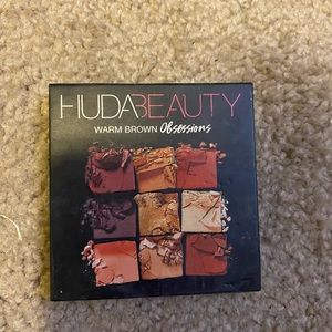 Huda Beauty Eyeshadow Palette